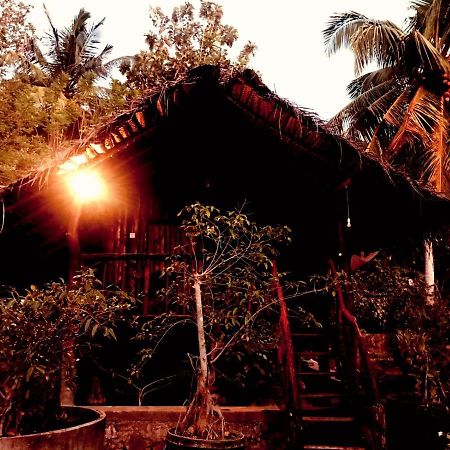 Aliya Riverside & Safari Resort Удавалаве Екстер'єр фото